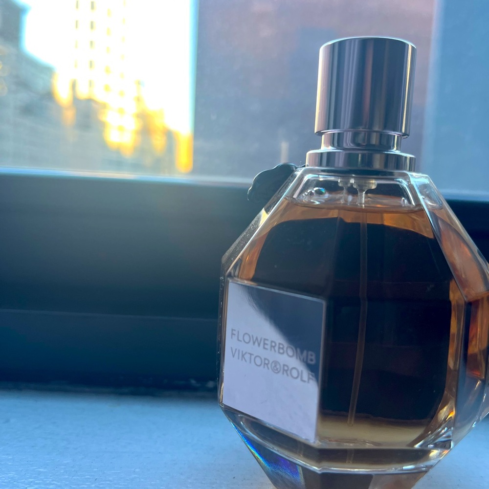 Viktor & Rolf Flower Bomb Perfume